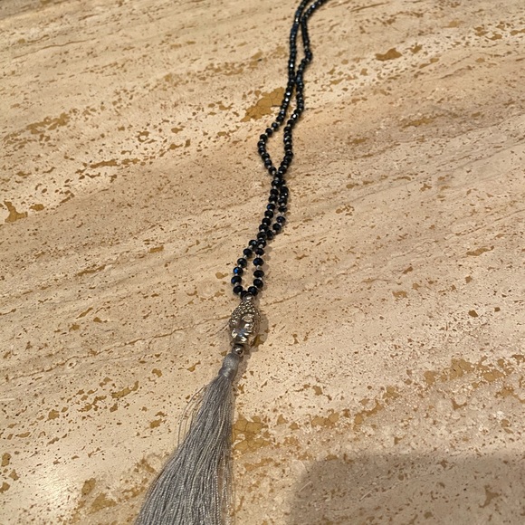 Bundled 6 Necklace and bracelets - Picture 8 of 14